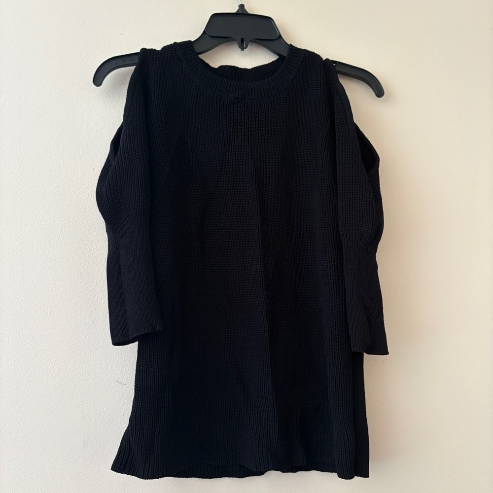 AQUA Bloomingdale’s Black Cold Shoulder Knit Sweater Women’s Medium
